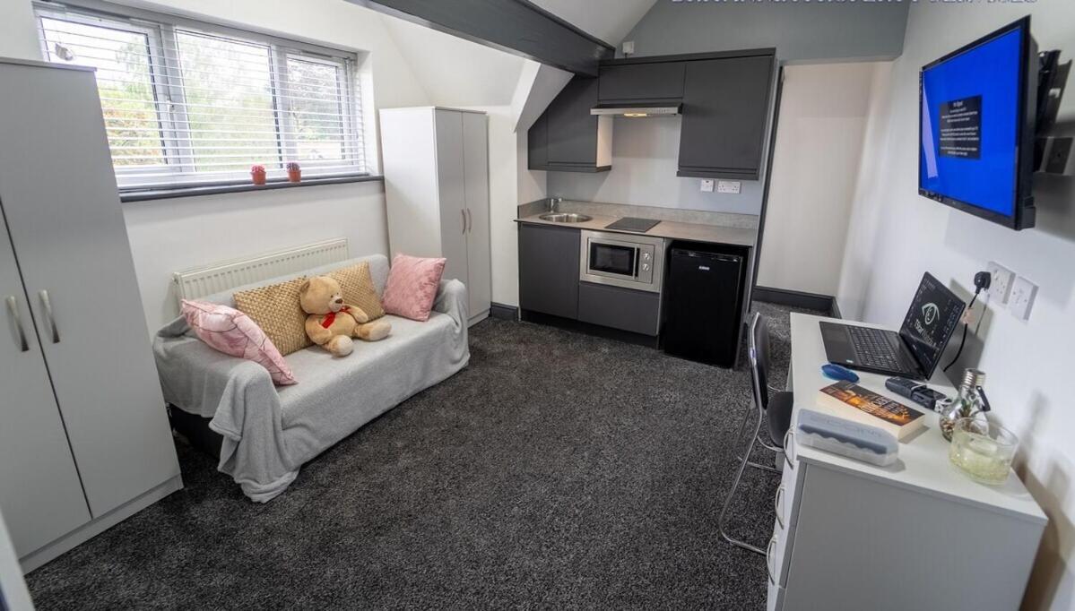 Free Parking Cosy Studios Close To City And Qe And Uob! برمنغهام الغرفة الصورة
