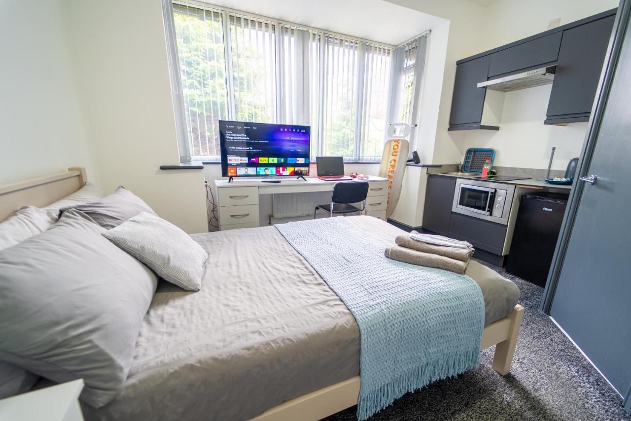Free Parking Cosy Studios Close To City And Qe And Uob! برمنغهام الغرفة الصورة