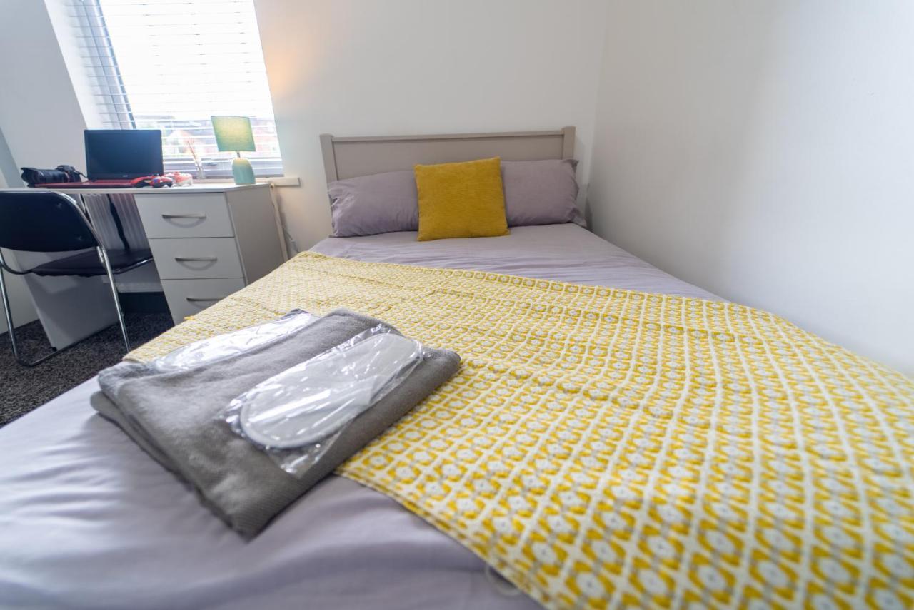 Free Parking Cosy Studios Close To City And Qe And Uob! برمنغهام الغرفة الصورة