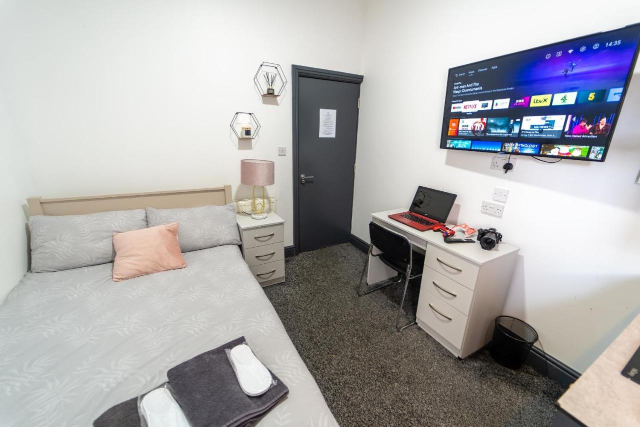 Free Parking Cosy Studios Close To City And Qe And Uob! برمنغهام الغرفة الصورة
