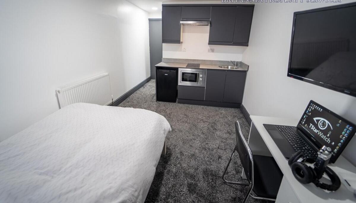Free Parking Cosy Studios Close To City And Qe And Uob! برمنغهام الغرفة الصورة