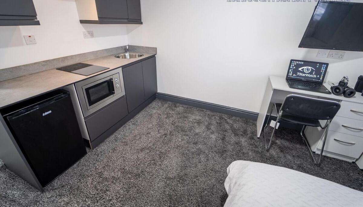 Free Parking Cosy Studios Close To City And Qe And Uob! برمنغهام الغرفة الصورة