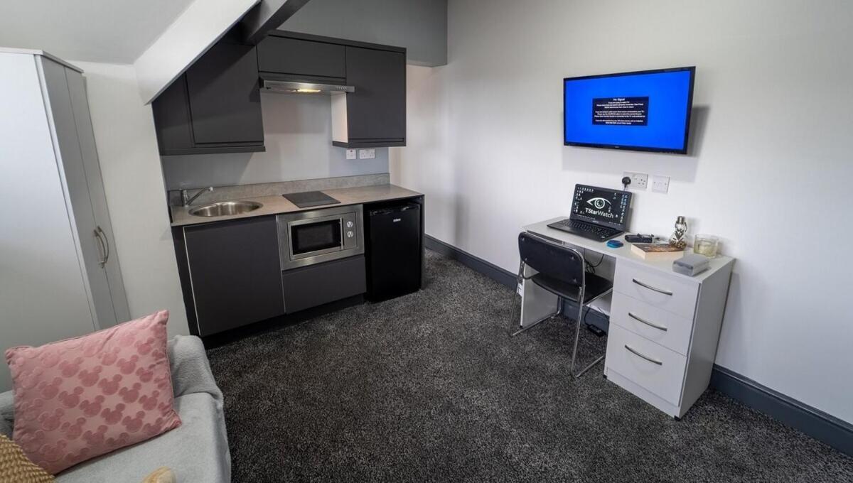 Free Parking Cosy Studios Close To City And Qe And Uob! برمنغهام الغرفة الصورة