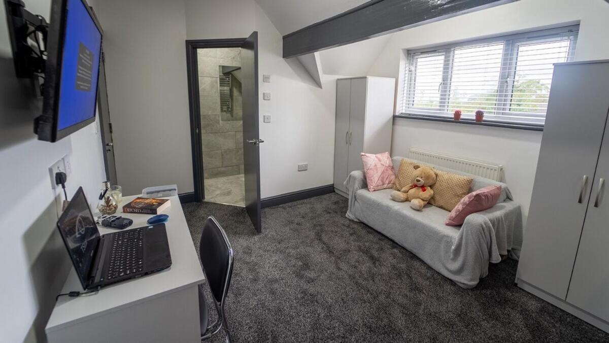 Free Parking Cosy Studios Close To City And Qe And Uob! برمنغهام الغرفة الصورة