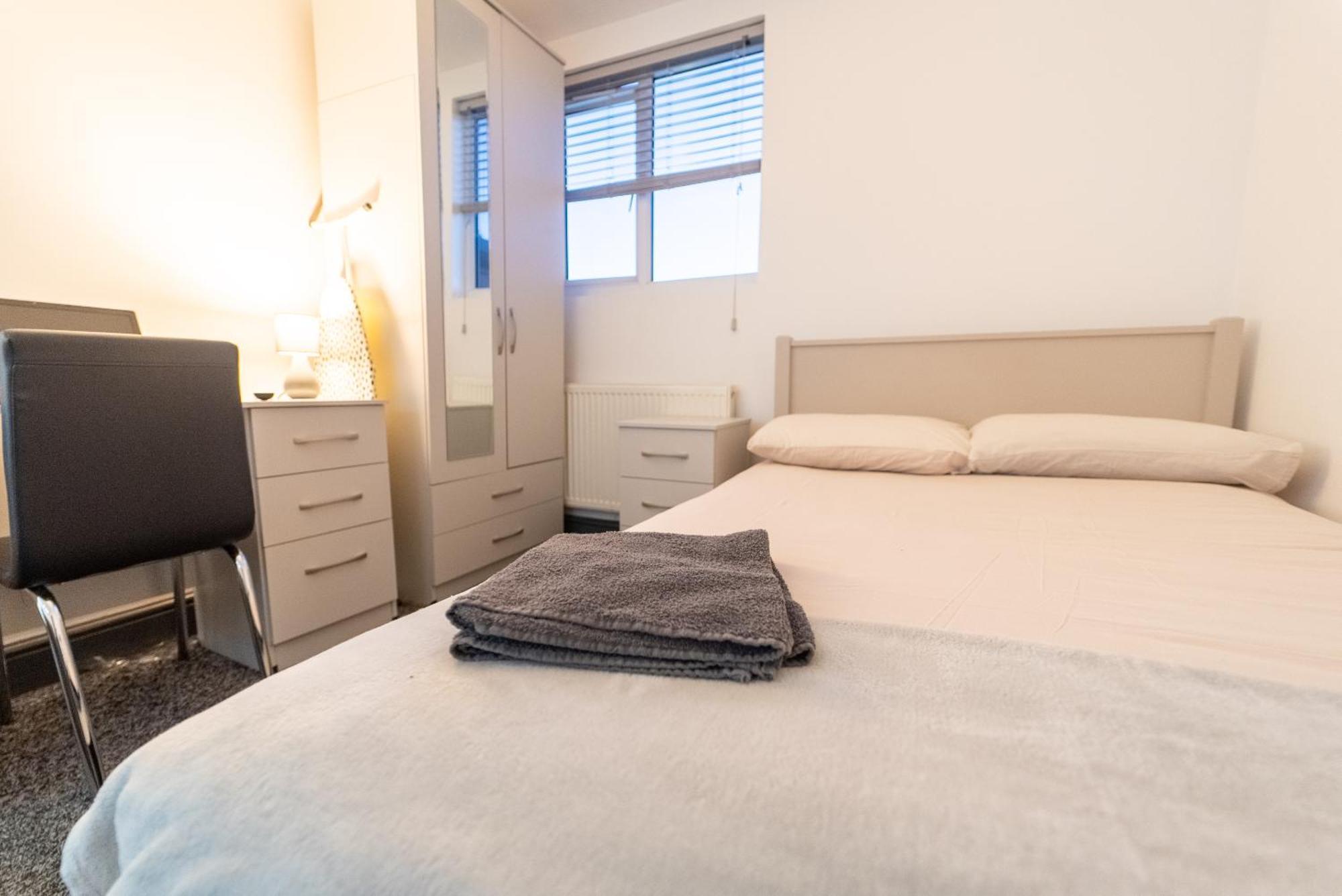Free Parking Cosy Studios Close To City And Qe And Uob! برمنغهام الغرفة الصورة