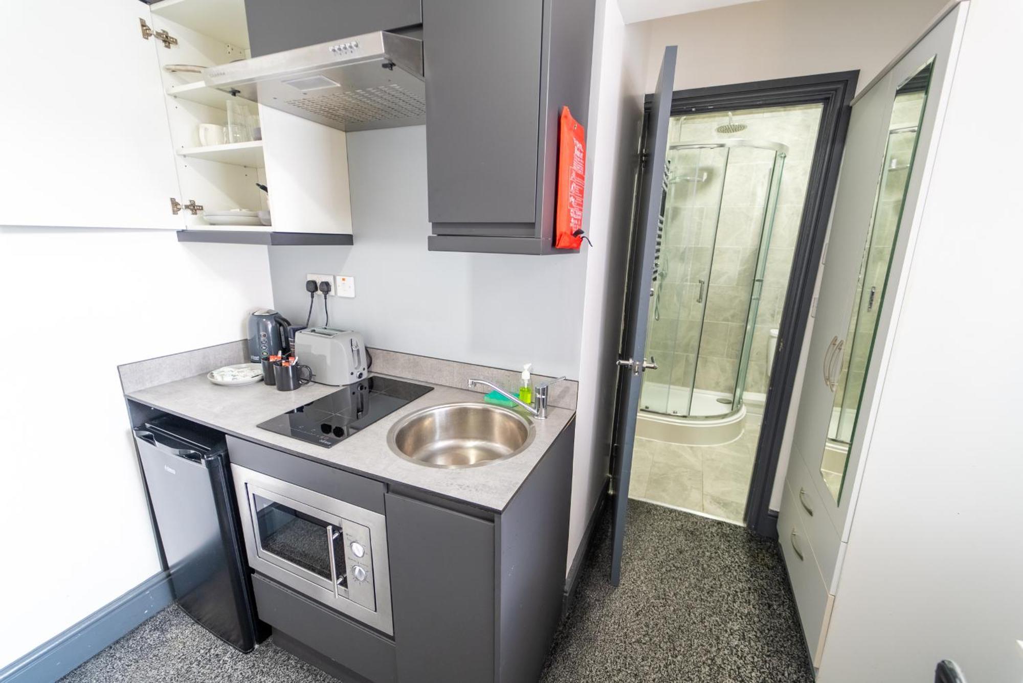 Free Parking Cosy Studios Close To City And Qe And Uob! برمنغهام الغرفة الصورة
